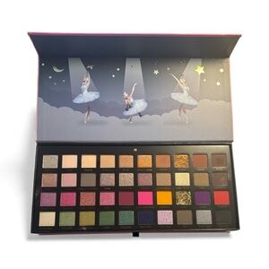 Limited Edition Scott Barnes music box swan princess eyeshadow blush and powder